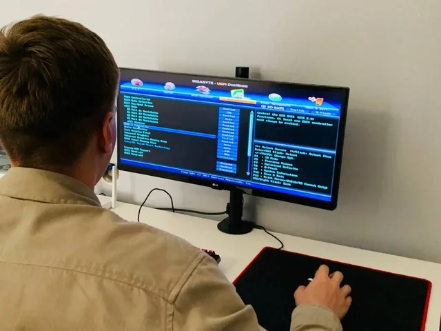 Частный мастер по ремонту электроники в Саратове - Юридические услуги в Саратов