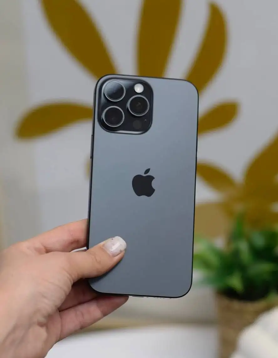 iPhone 16 Pro Max Black Titanium 256Gb - Смартфоны (Электроника) в Саратов