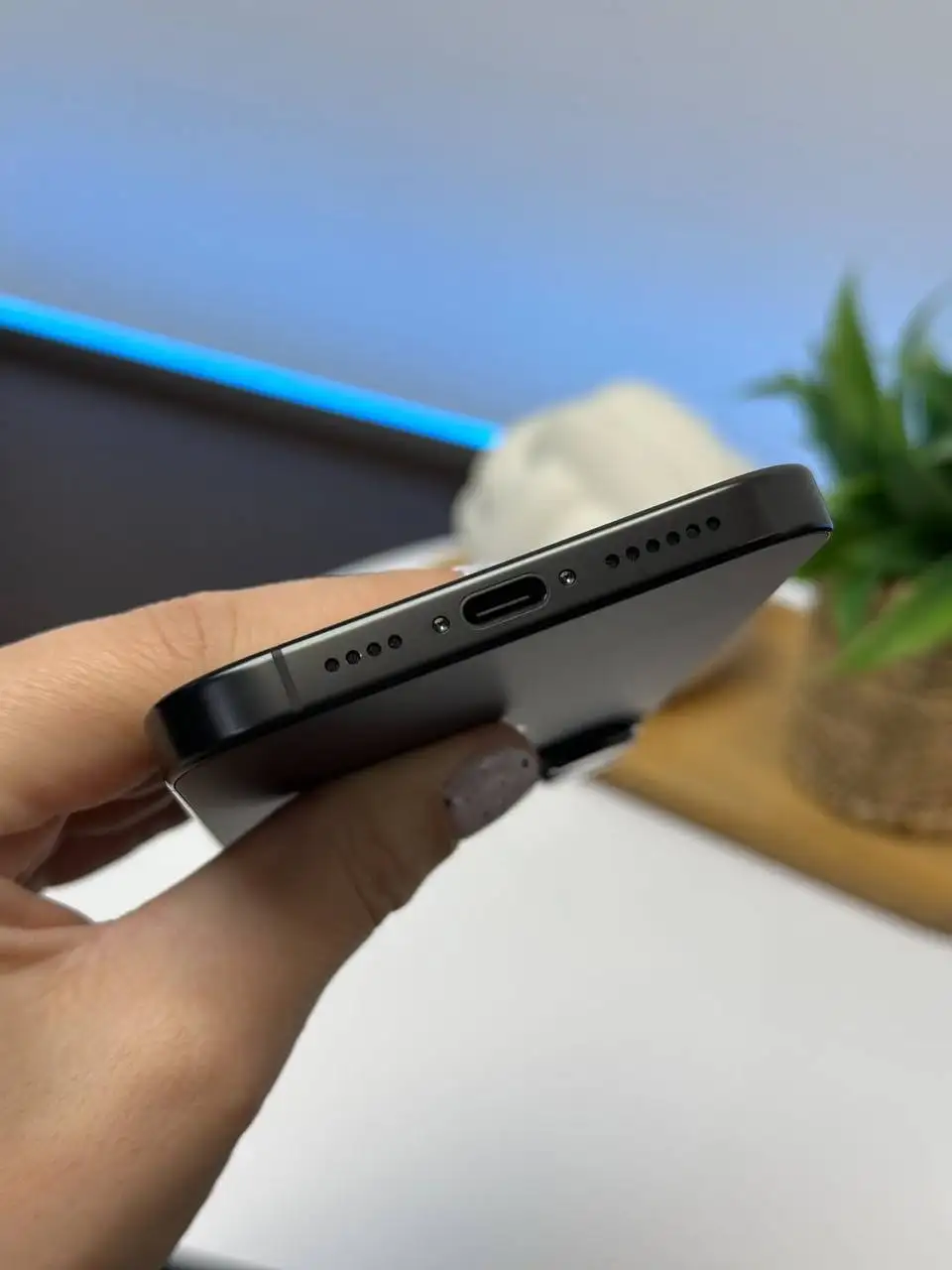 iPhone 16 Pro Max Black Titanium 256Gb - Смартфоны (Электроника) в Саратов