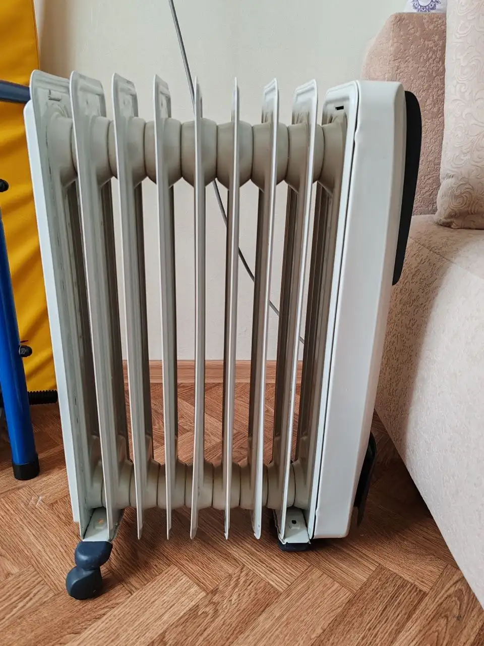 Масляный обогреватель Delonghi 8 секций - Отопительные приборы (Для дома и дачи) в Белгород