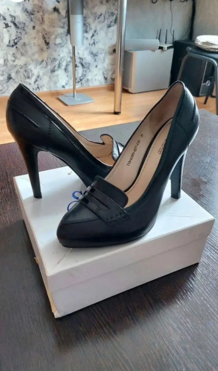 Продам б/у женскую обувь - Женская обувь (Одежда) в Белгород