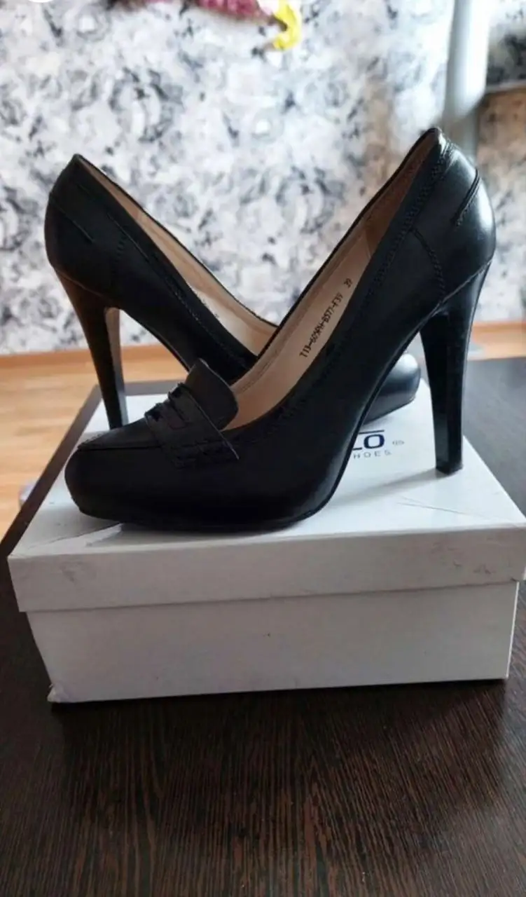 Продам б/у женскую обувь - Женская обувь (Одежда) в Белгород