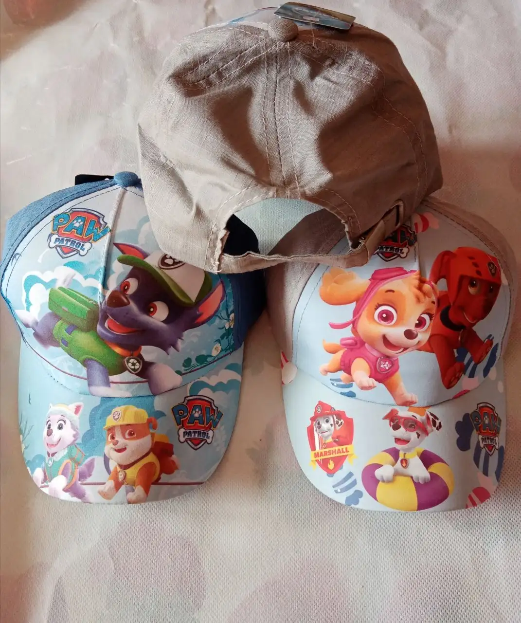 Распродажа бейсболок различных размеров - Головные уборы (Одежда) в Белгород