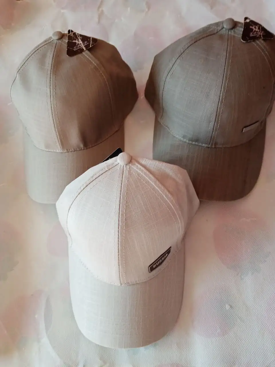 Распродажа бейсболок различных размеров - Головные уборы (Одежда) в Белгород