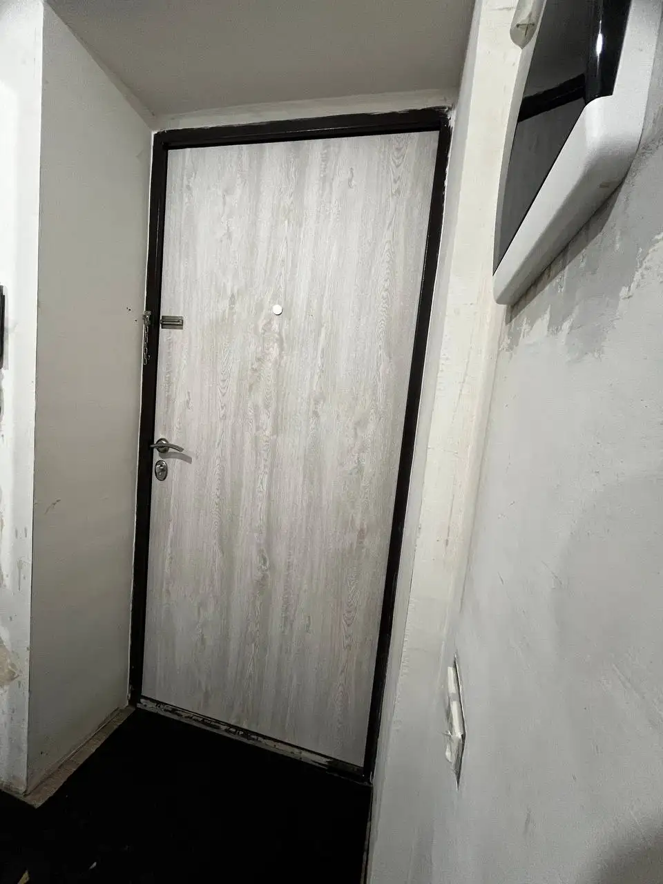 Продается входная дверь - Двери (Для дома и дачи) в Белгород