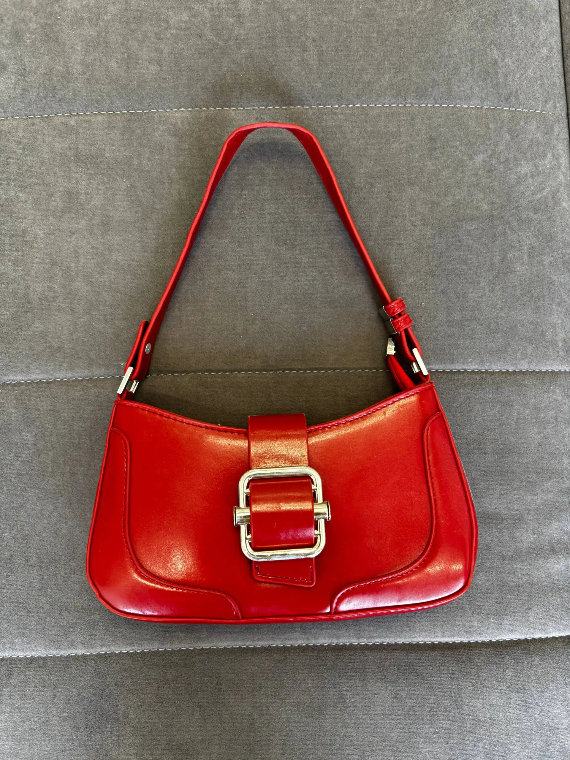 Продажа обуви и одежды - Обувь и одежда (Одежда) в Белгород