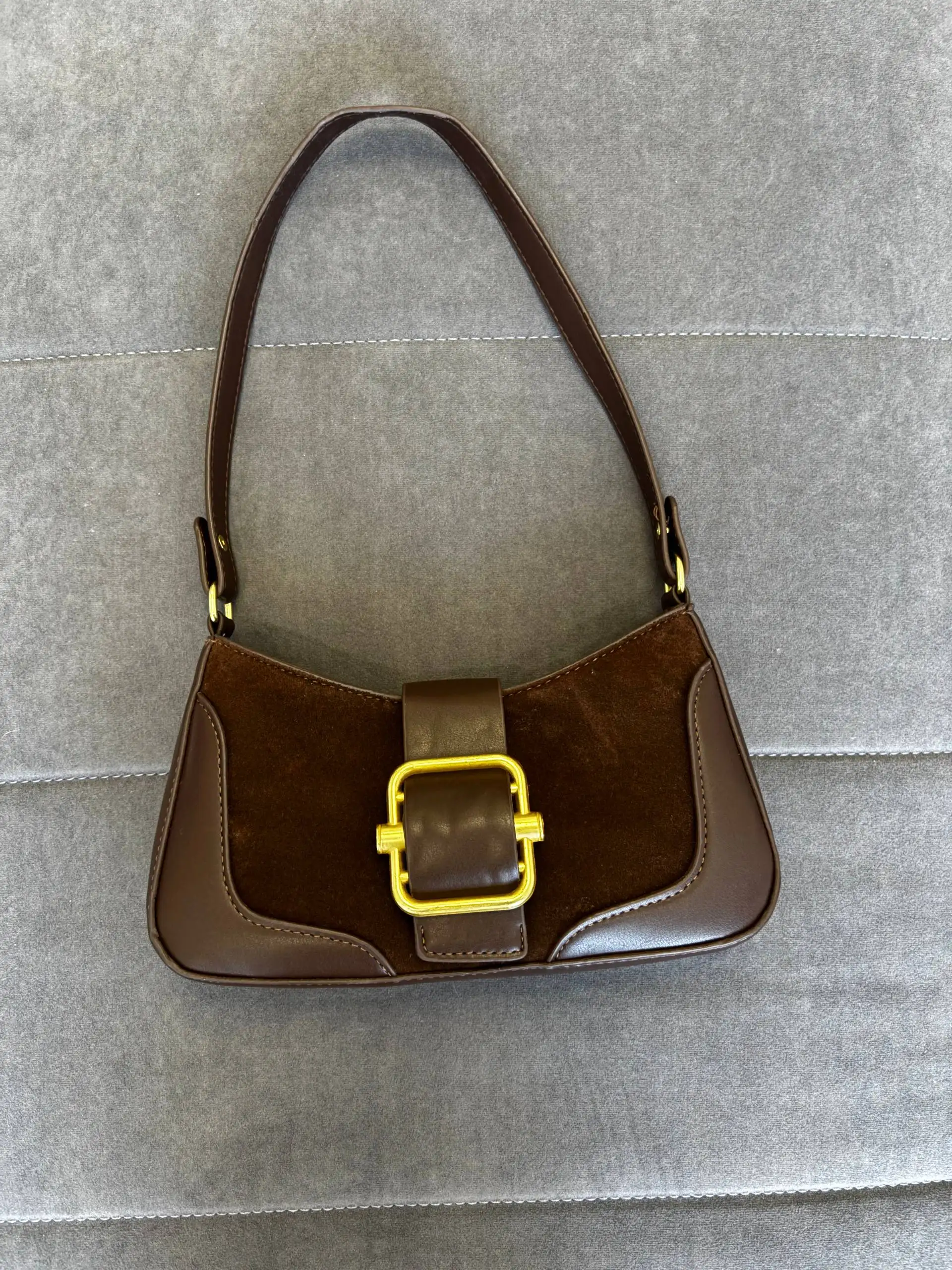 Продажа обуви и одежды - Обувь и одежда (Одежда) в Белгород