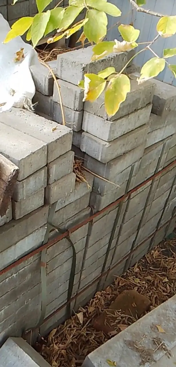 Продам тротуарную плитку и поребрик - Строительные материалы (Для дома и дачи) в Октябрьский