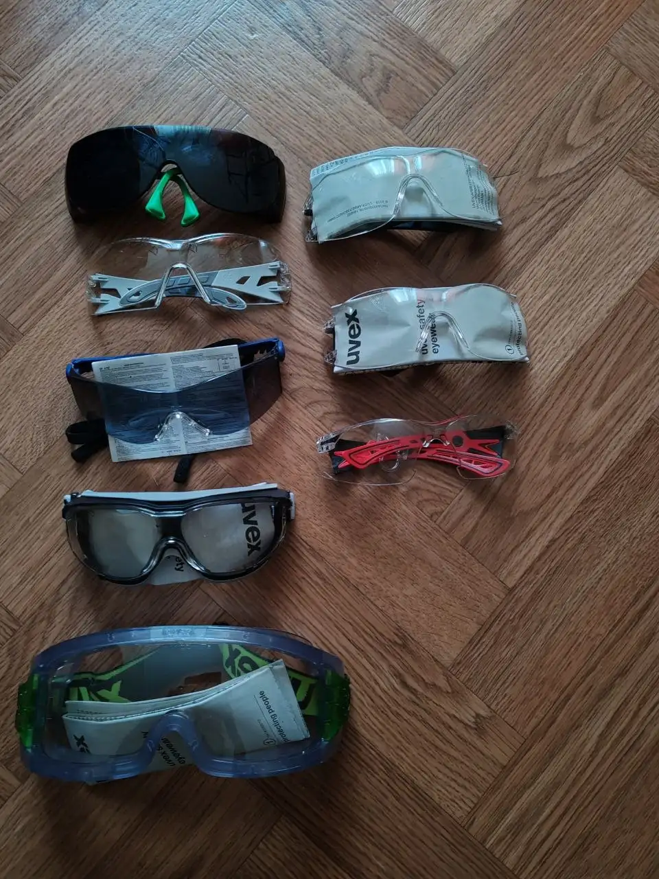 Продажа защитных очков и перчаток - Барахолка в Белгород