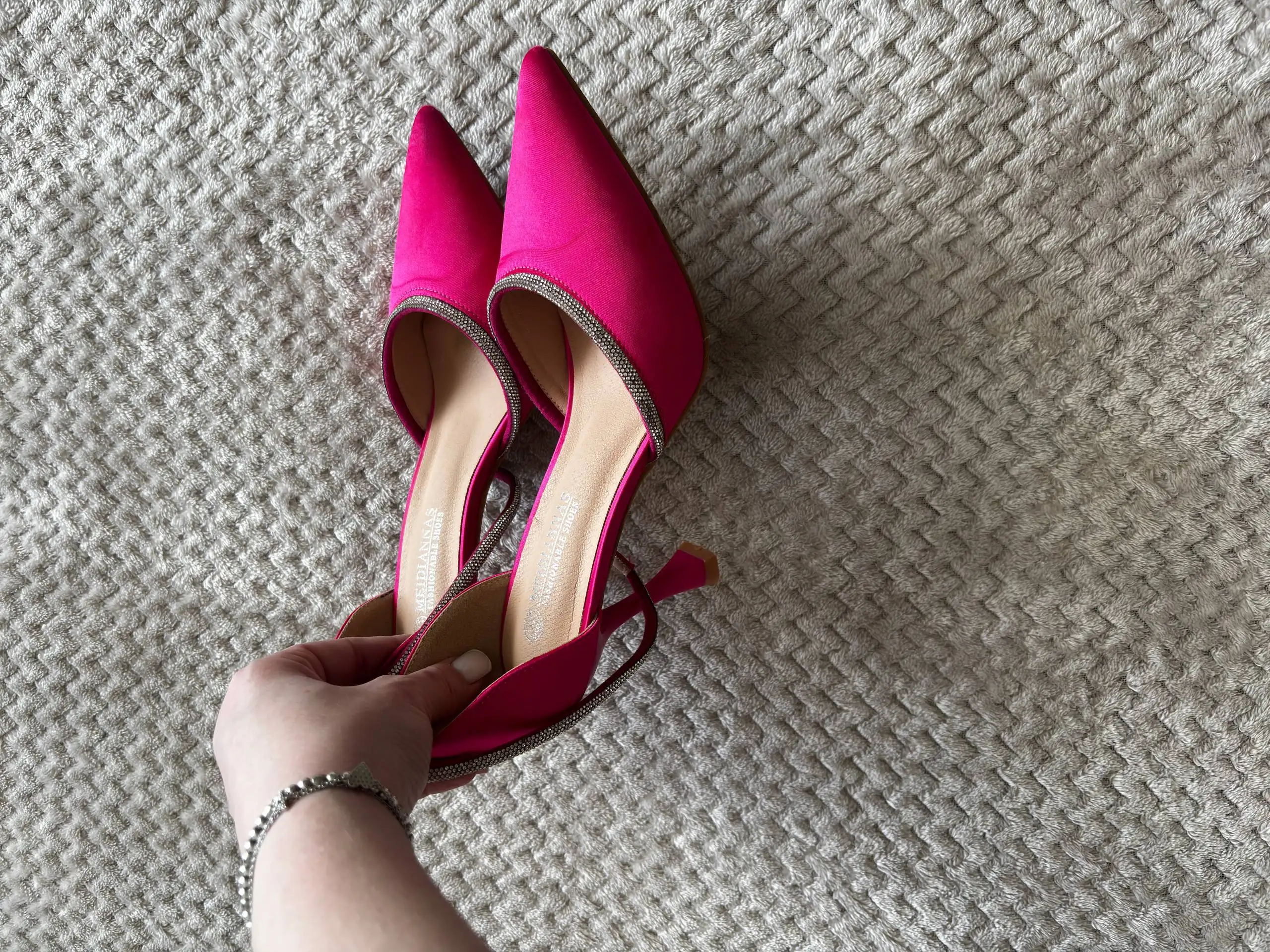 Распродажа обуви и одежды - Женская одежда (Одежда) в Белгород