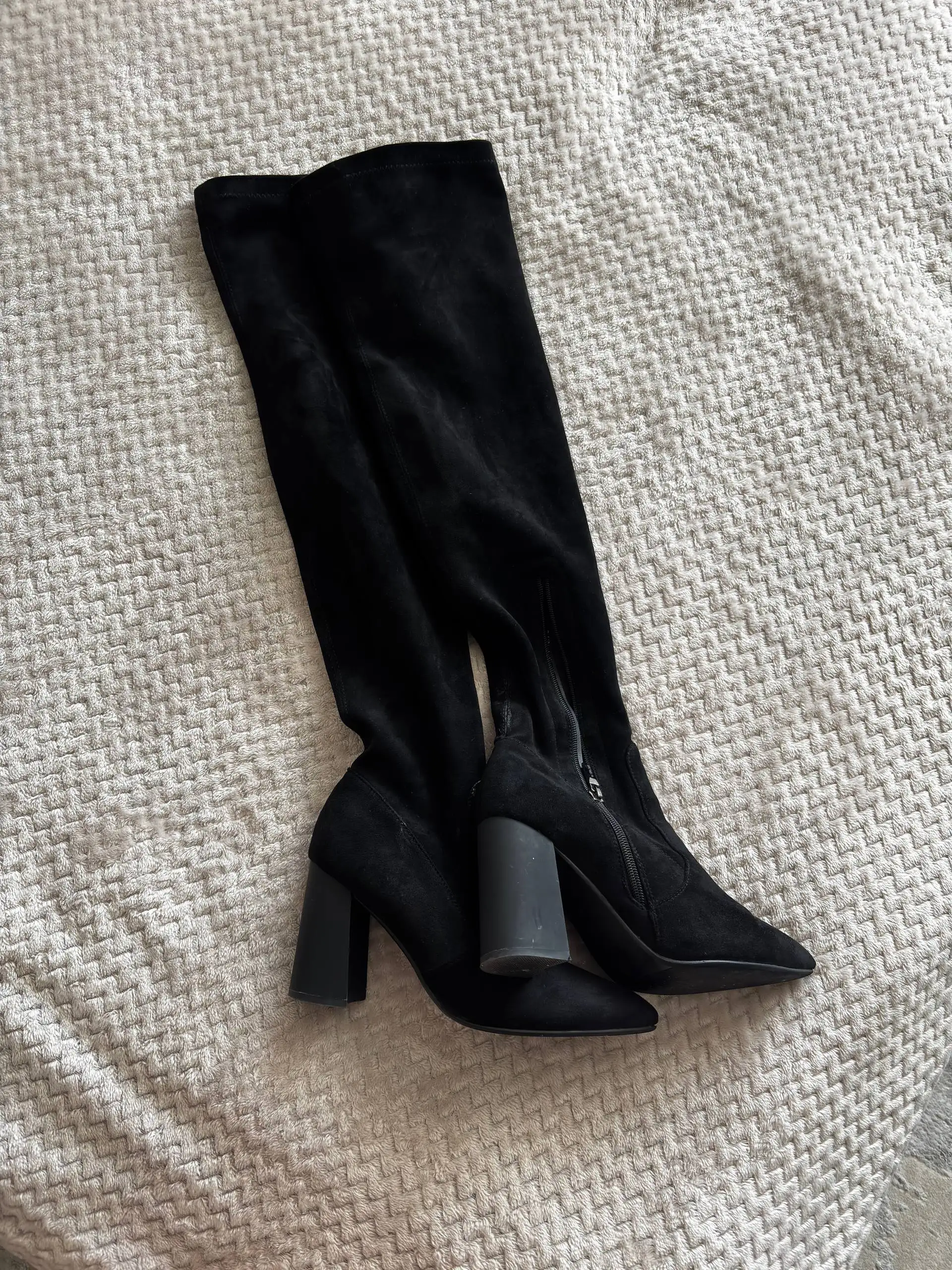 Распродажа обуви и одежды - Женская одежда (Одежда) в Белгород