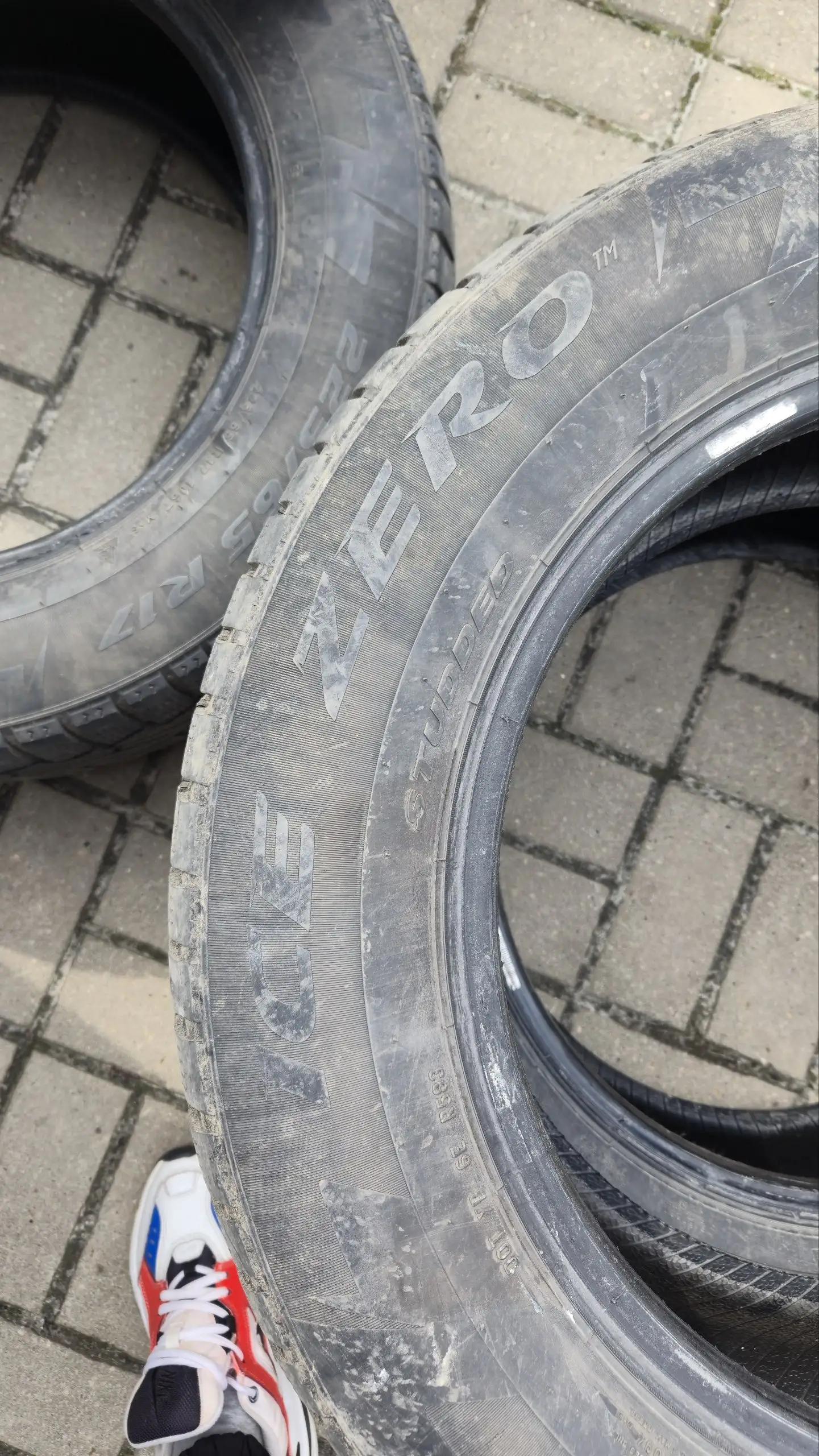 Зимняя резина R17 - Шины (Авто) в Белгород