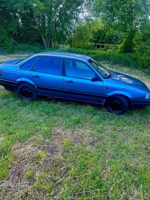 Volkswagen Passat B3 1.8 1992 - частное объявление в Белгород