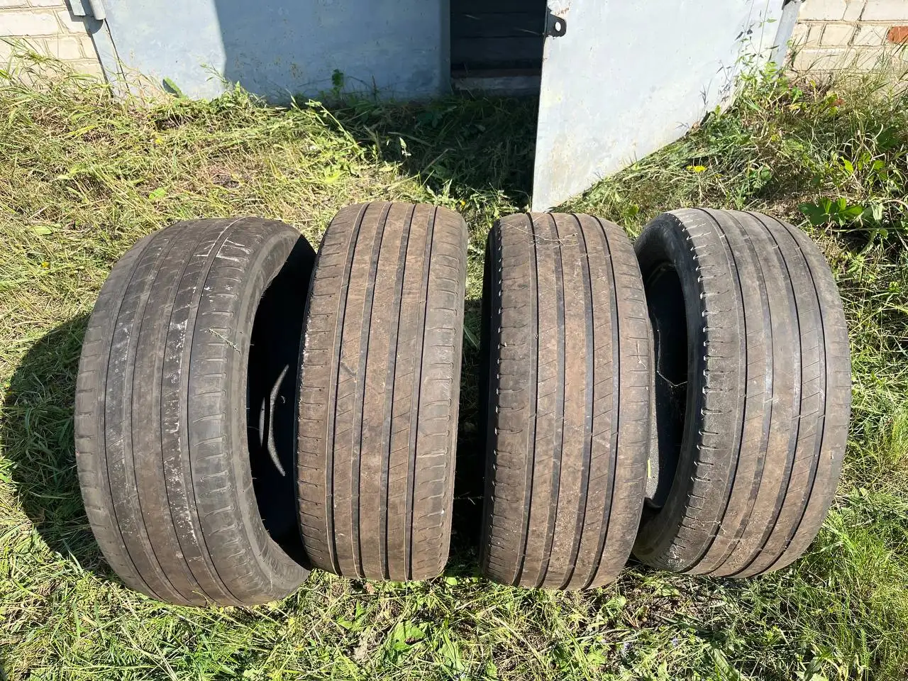 Продам комплект шин Michelin Latitude Sport 3 - Автошины и диски (Авто) в Белгород
