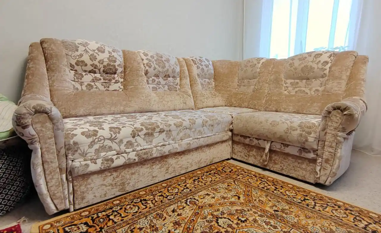 Продам угловой диван бу