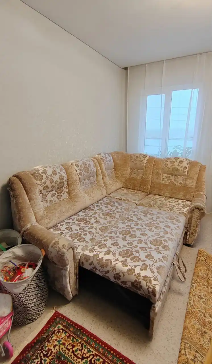 Продам угловой диван бу