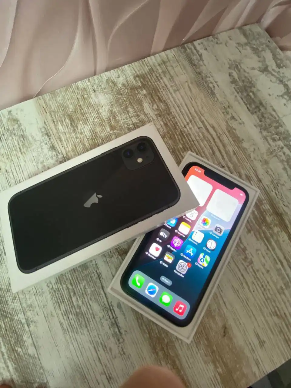 Продам айфон 11 в идеальном состоянии