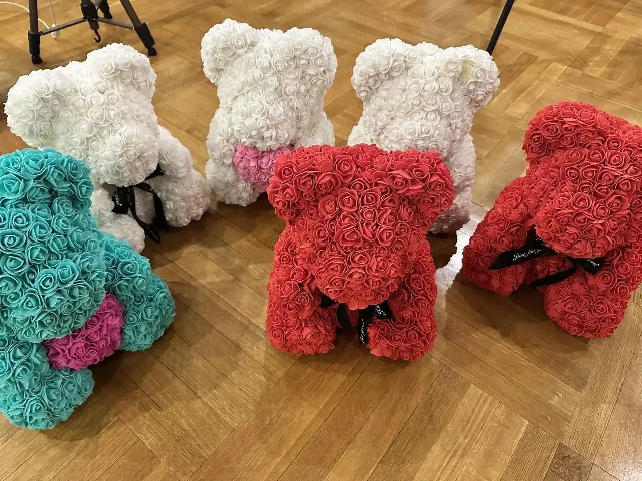 Продам мишек из роз