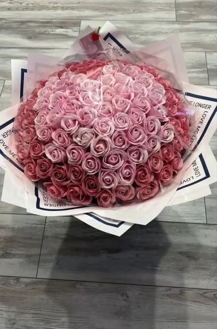 Продажа огромного букета из мыльных роз (101 роза)