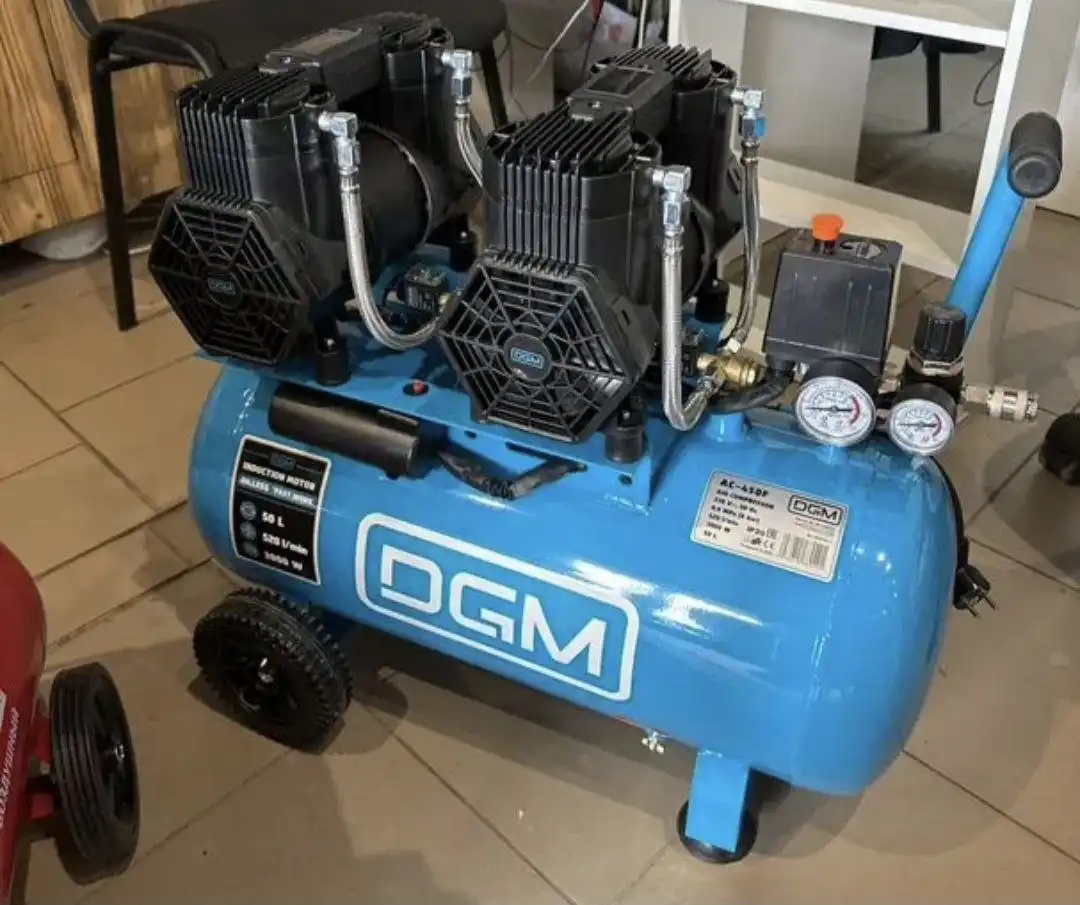 Продам компрессор 50 литров безмасляный 3квт