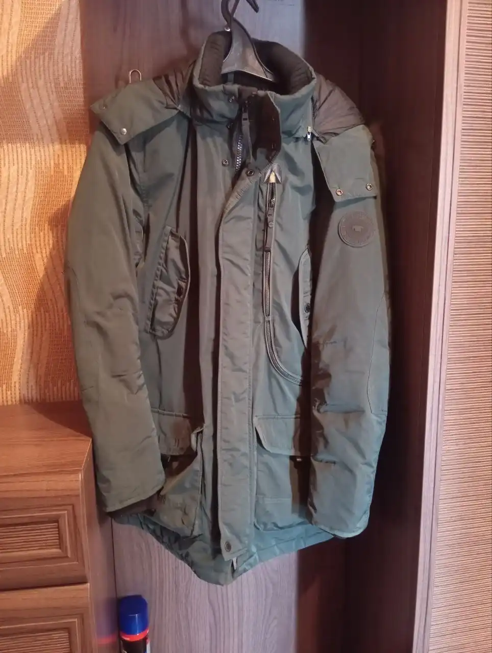 Продается зимний пуховик размер 52-54