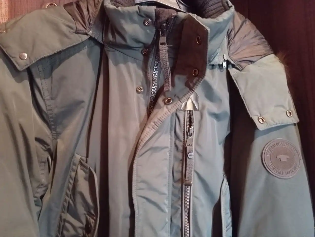 Продается зимний пуховик размер 52-54