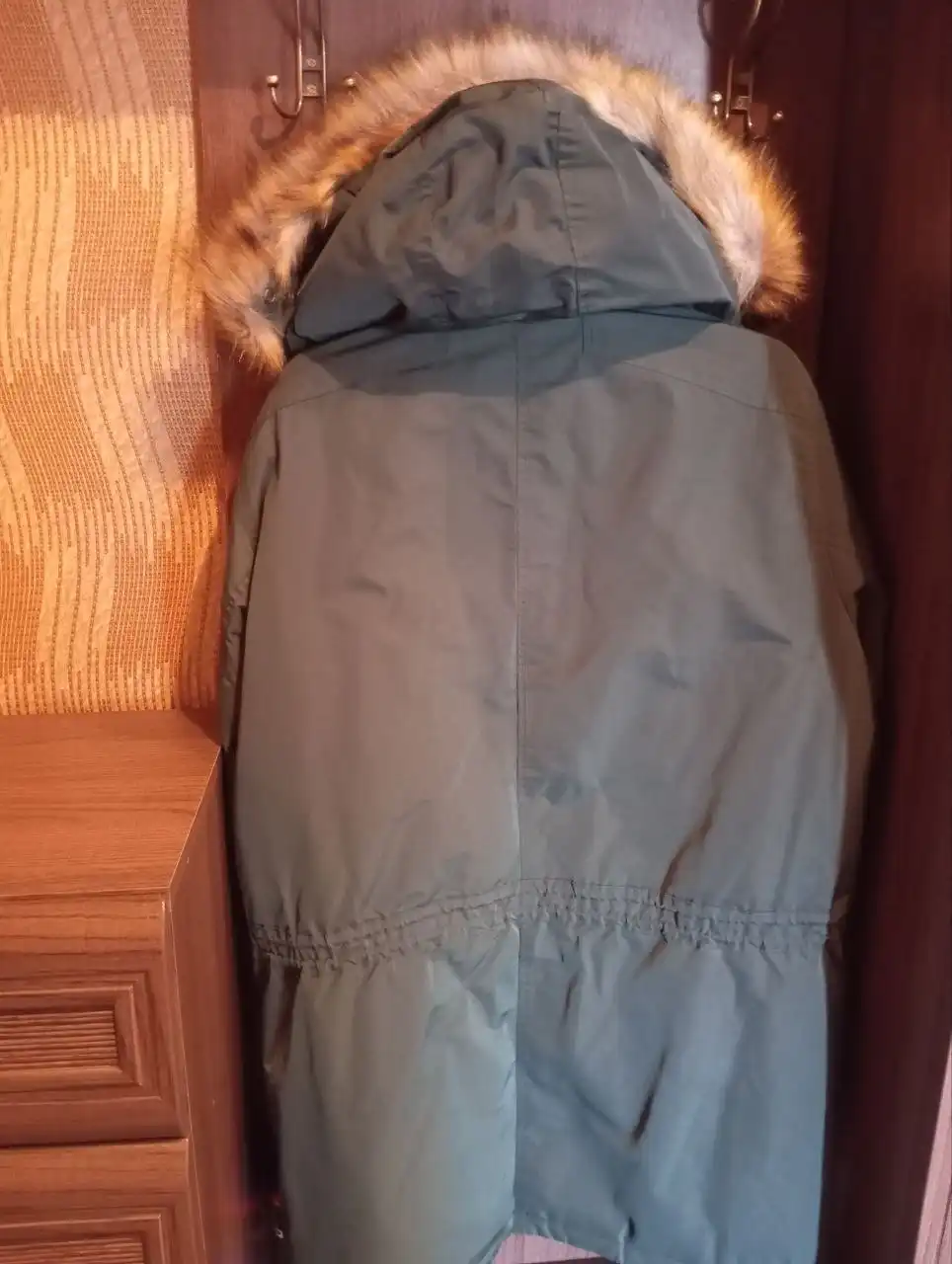 Продается зимний пуховик размер 52-54