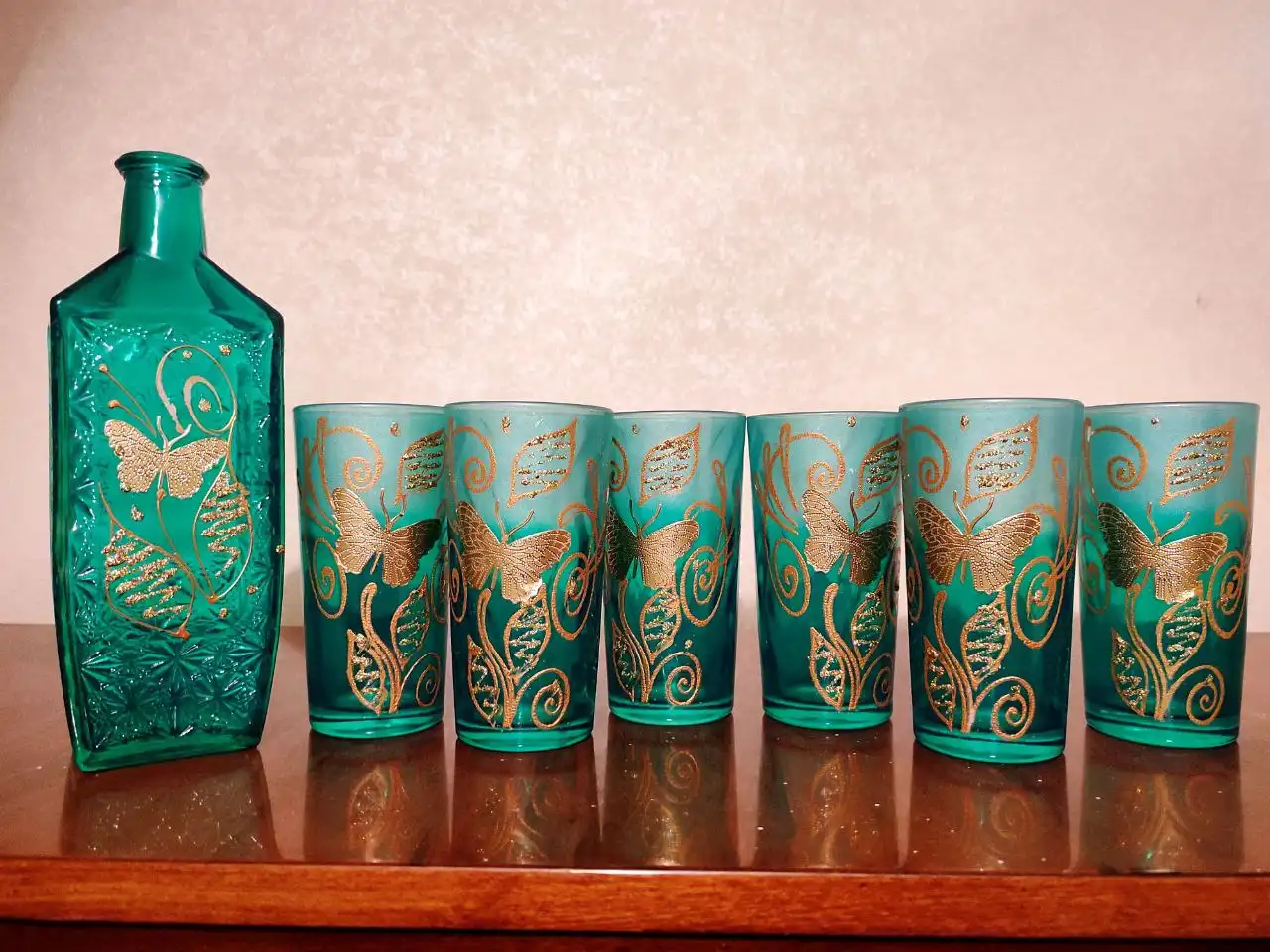 Графин и 6 стаканов с рельефным рисунком