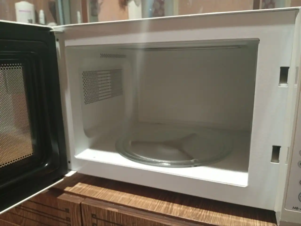 Микроволновка LG с грилем полностью рабочая