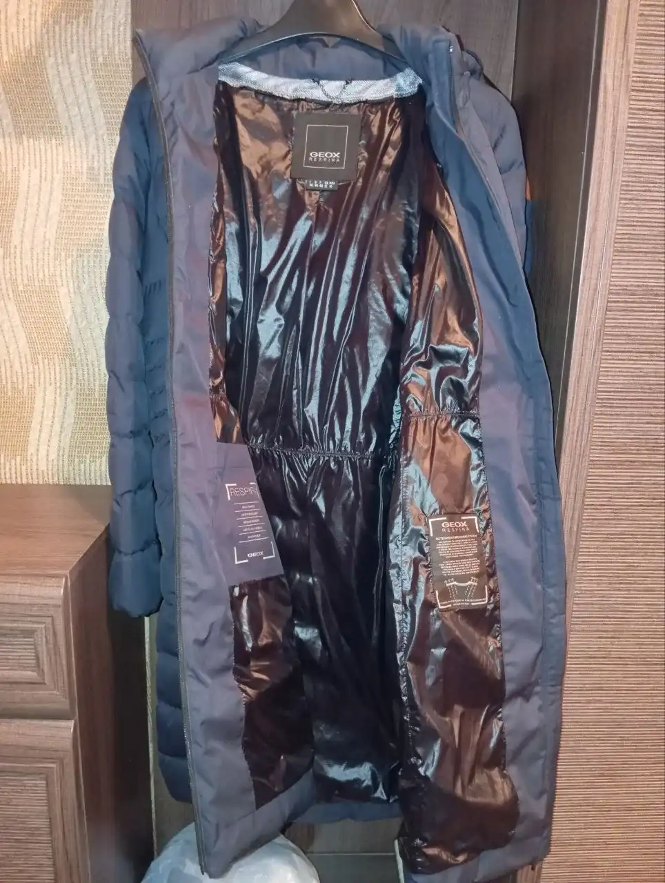 Продается женский зимний пуховик 46-48 размера