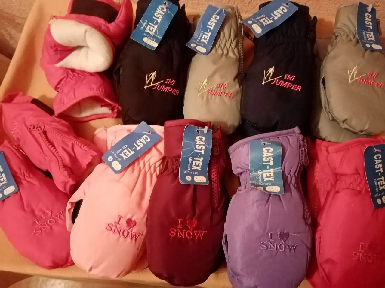 Продажа детских варежек и перчаток