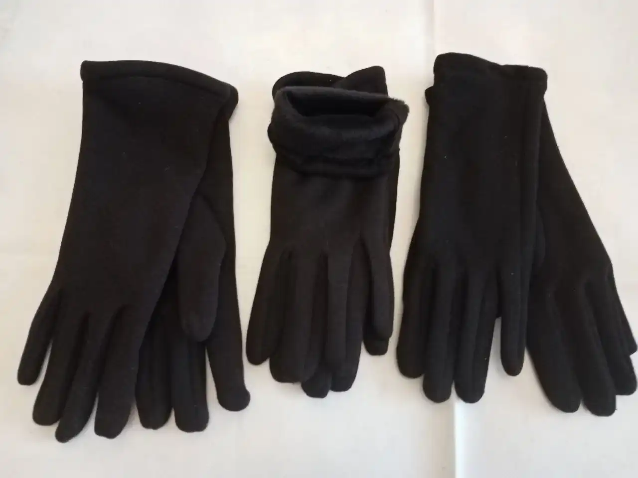 Продажа женских утепленных трикотажных перчаток