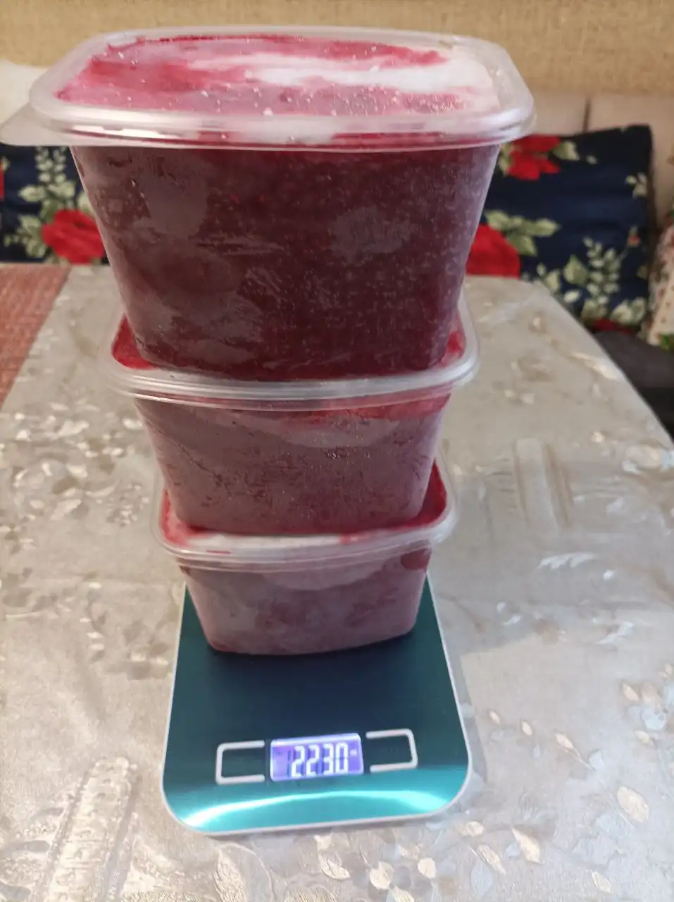 Продам замороженную малину с сахаром