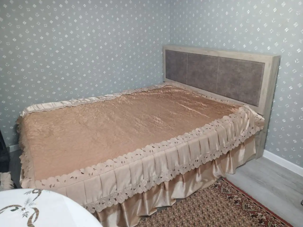 Двуспальная кровать с ортопедическим матрасом - Мебель (Для дома и дачи) в Новое Севрюково