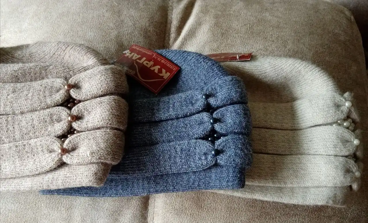 Продажа новых женских вязаных шапок - Головные уборы (Одежда) в Белгород