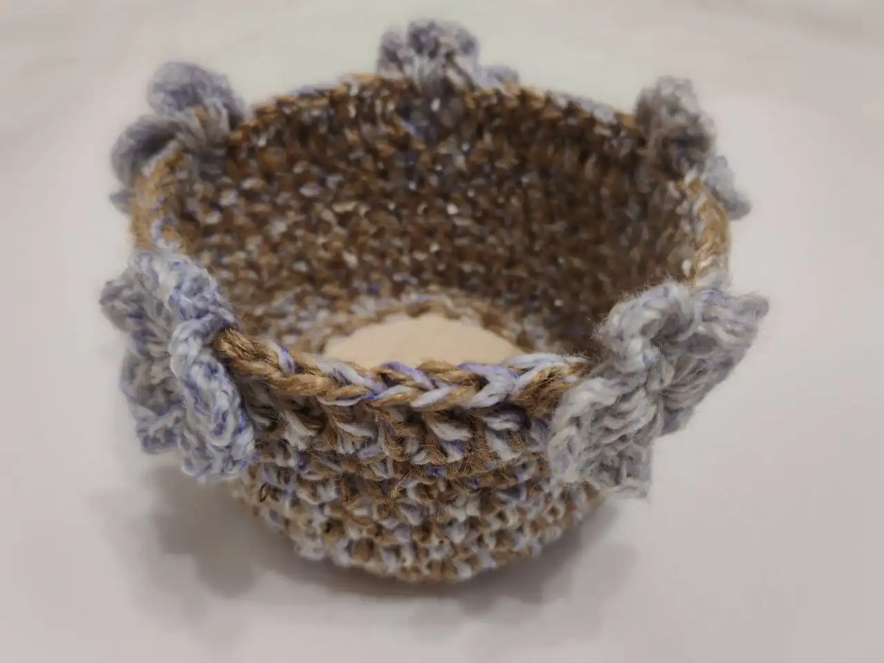 Комплект из трёх джутовых корзин на деревянном основании - Декор и интерьер (Для дома и дачи) в Белгород