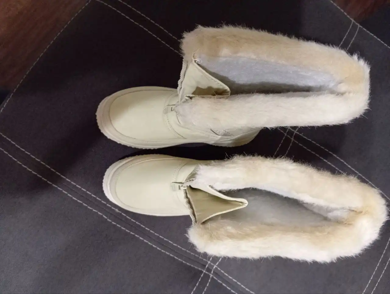 Продажа новых женских зимних дутиков 36 размера - Верхняя одежда (Одежда) в Белгород