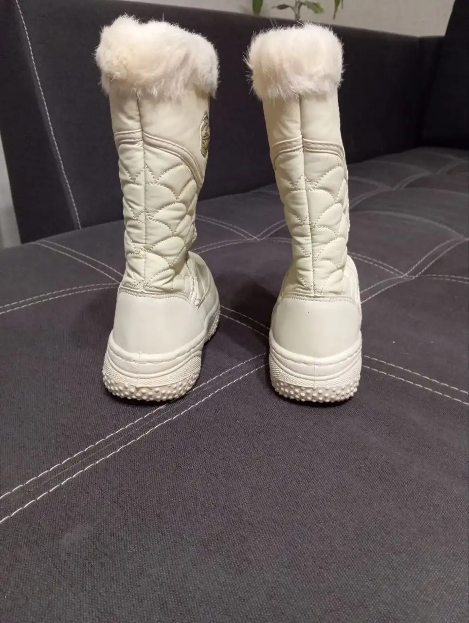 Продажа новых женских зимних дутиков 36 размера - Верхняя одежда (Одежда) в Белгород