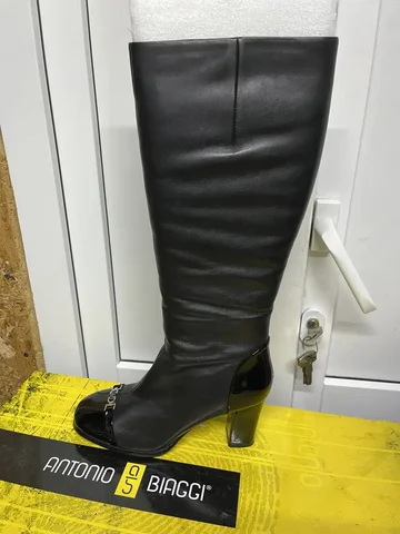 Продам обувь 38 размер б/у в коробках - Головные уборы в Белгород