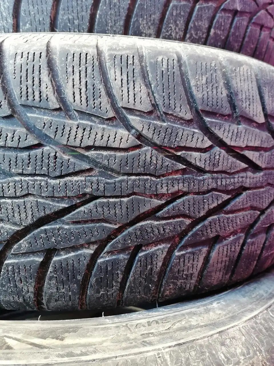 Продам зимние шины 255/50/19 - Шины и диски (Авто) в Белгород