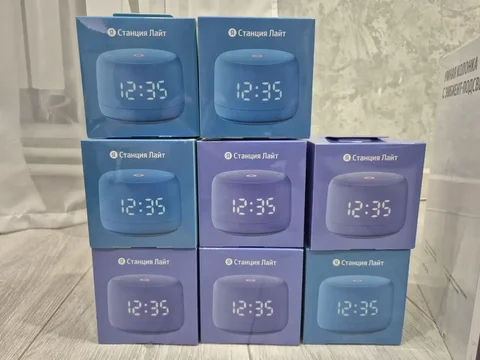 Продам новые Яндекс колонки Лайт 2с часами - Телефоны в Белгород