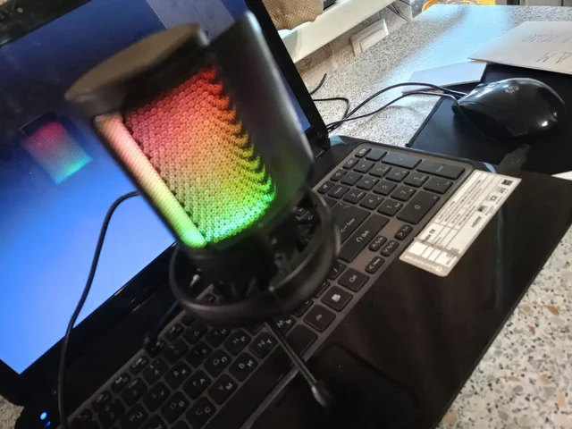 Продам микрофон и проектор - Телефоны в Белгород