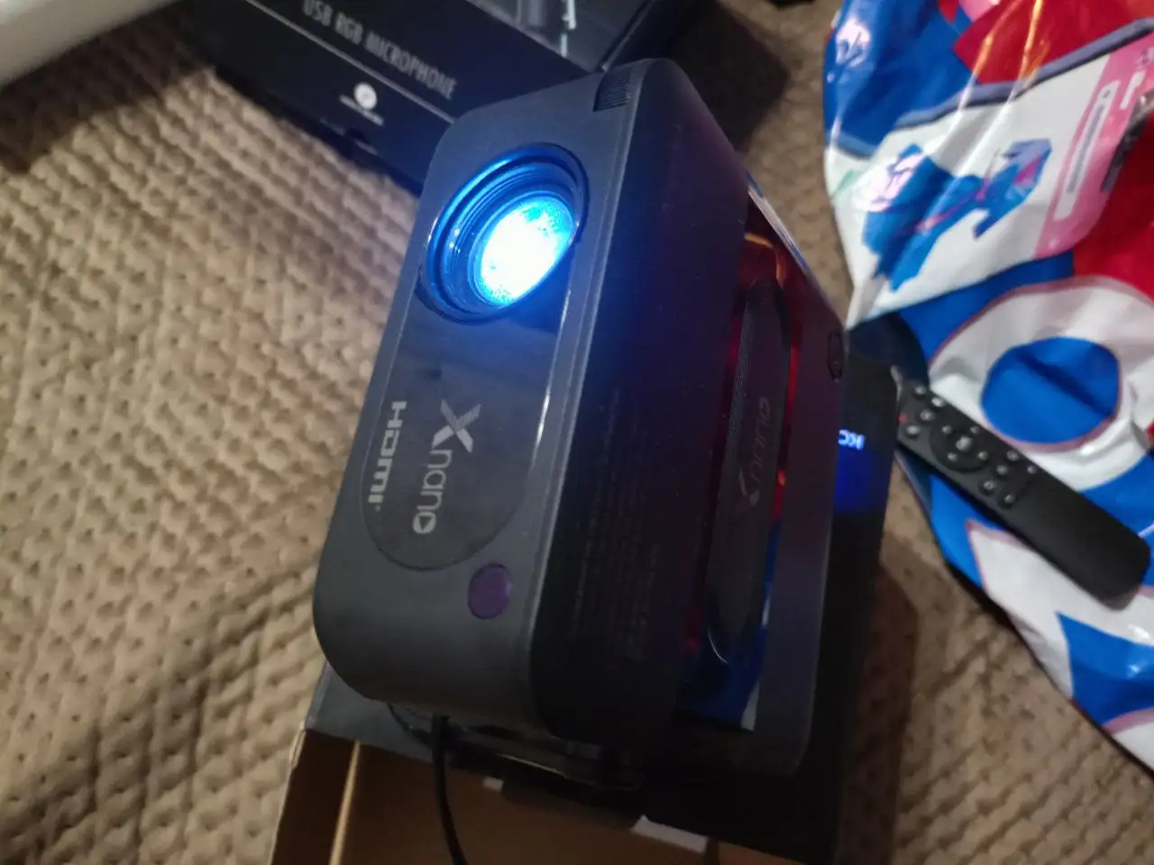 Продам микрофон и проектор - Электроника в Белгород