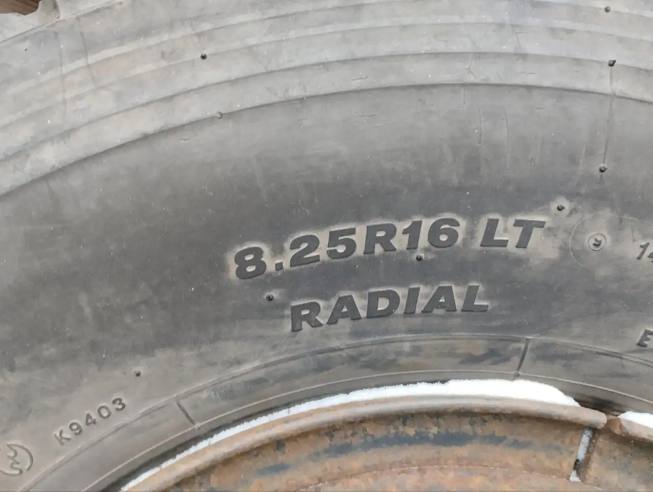 Продам одно колесо на грузовика манипулятор - Шины и диски (Запчасти) в Белгород