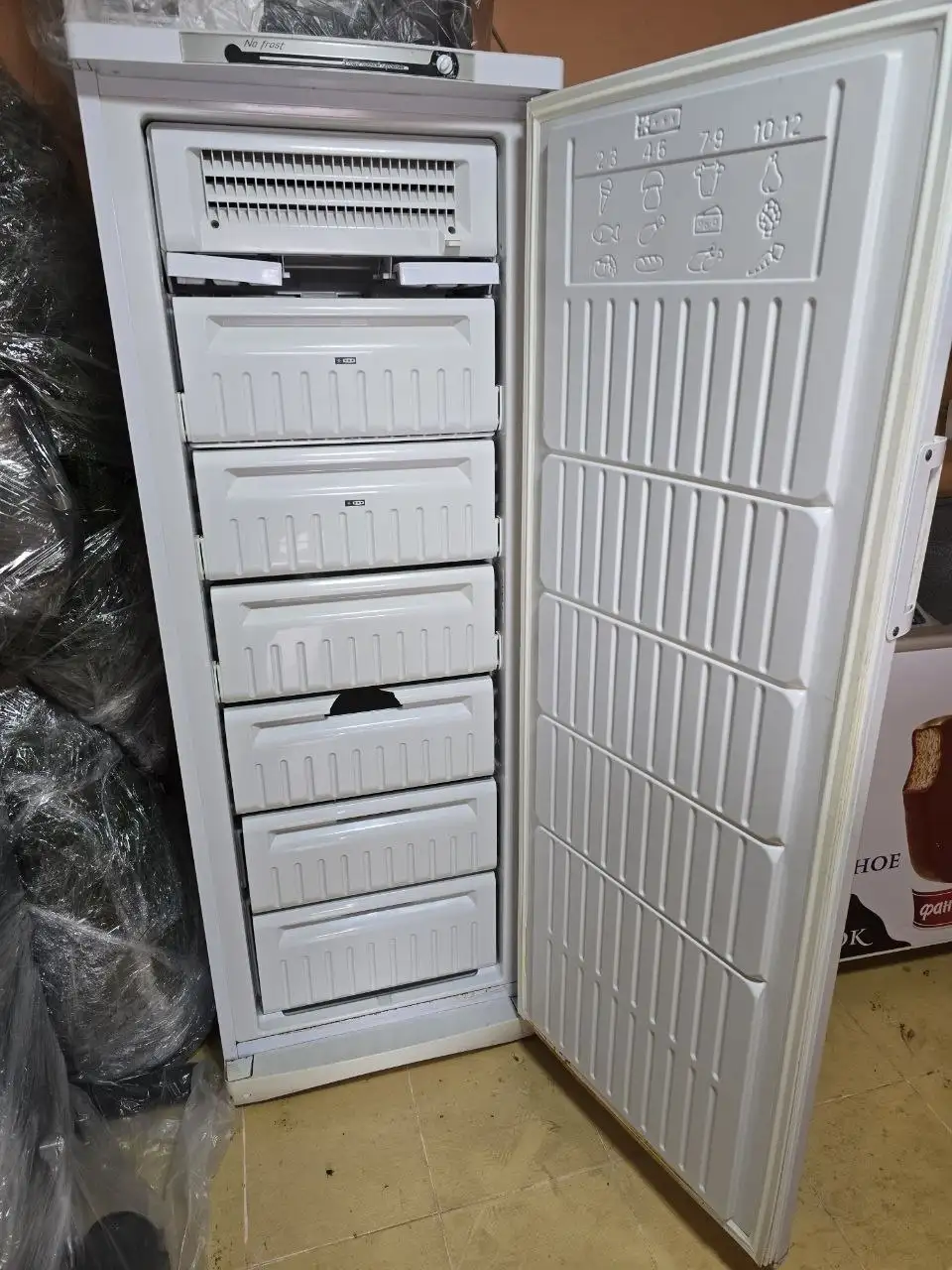 Продам вертикальную морозилку Indesit - Бытовая техника (Для дома и дачи) в Октябрьский