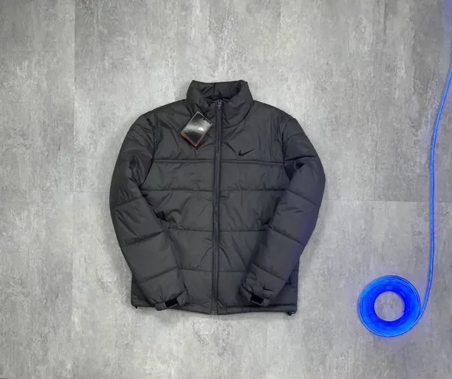 Новая куртка Nike демисезон - Головные уборы в Белгород