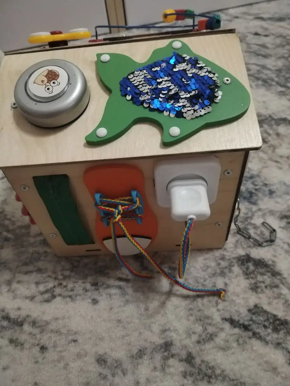 Продажа бизиборда в отличном состоянии - Развивающие игрушки (Товары для детей) в Пенза