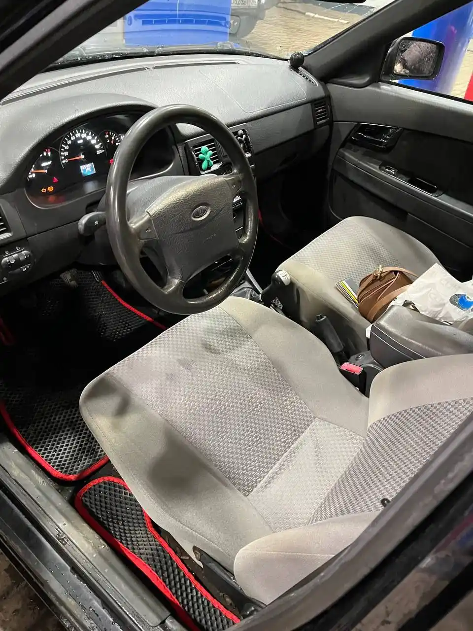 Продажа Лада Приора 2011 года