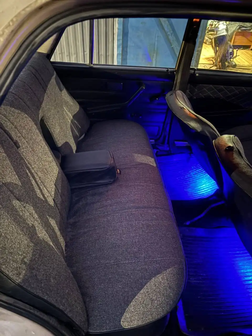 ВАЗ 2106 1992 года в отличном состоянии