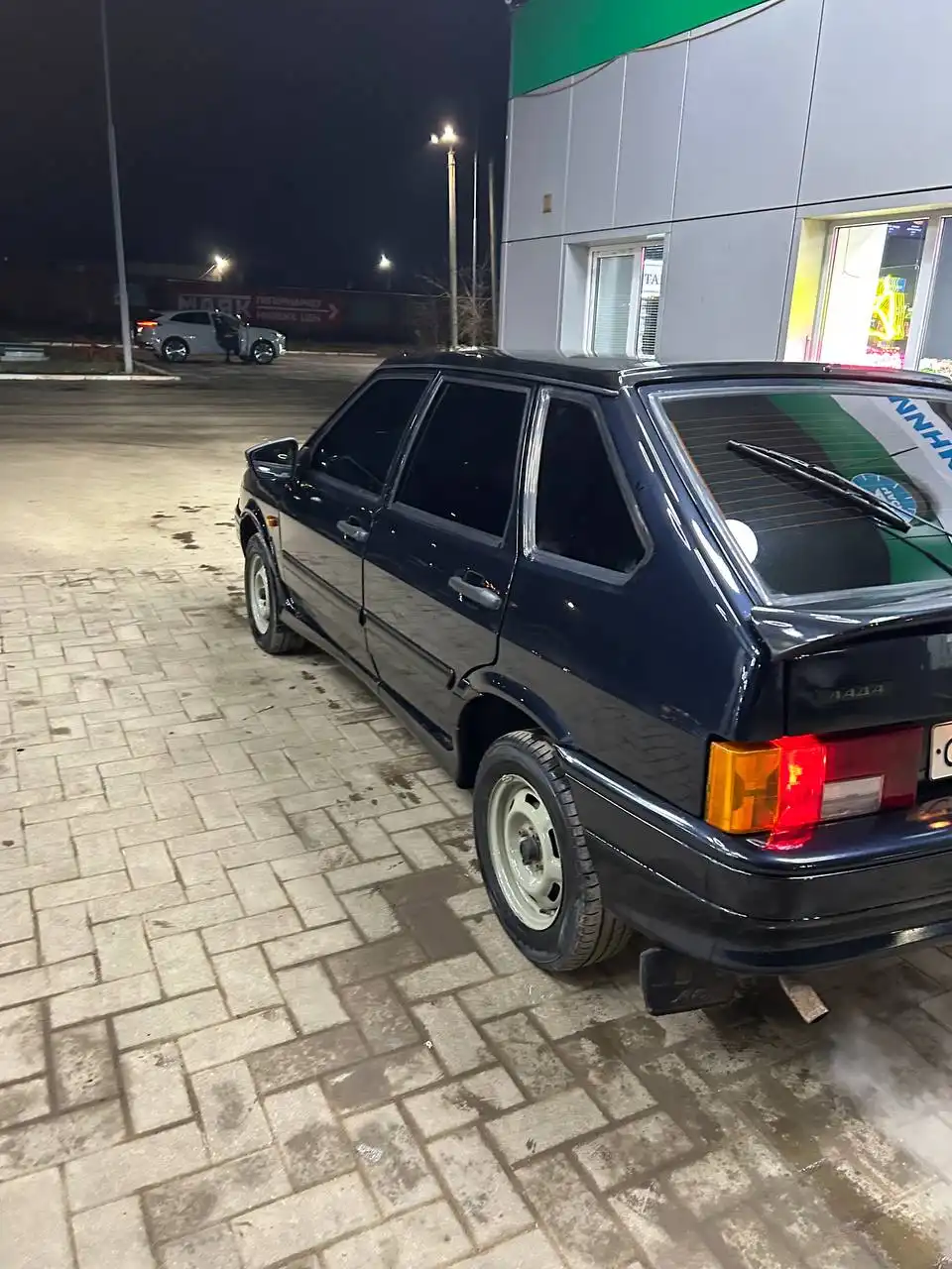 Продажа автомобиля 2012 года с сигнализацией и другими доработками